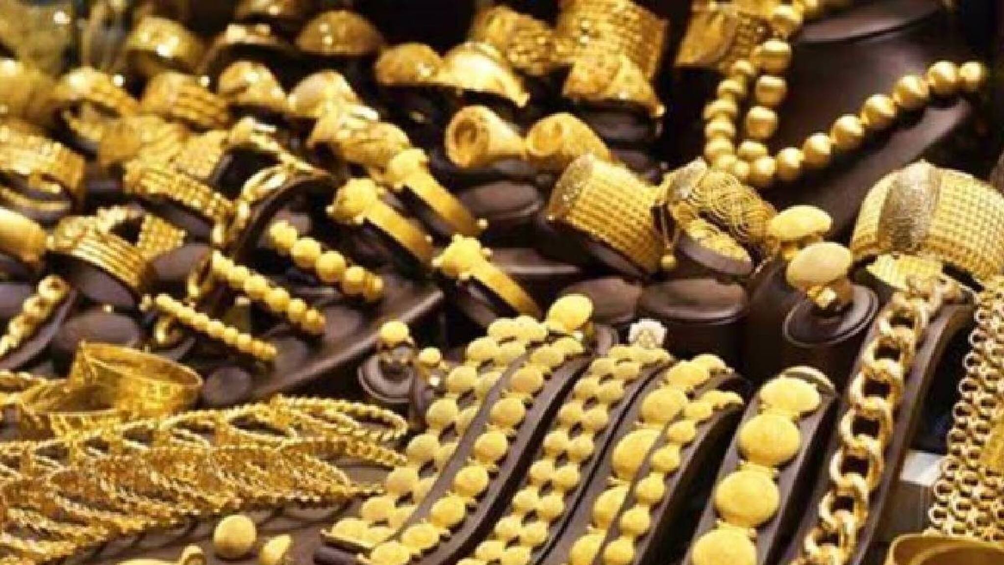 Gold Rate Today: റെക്കോർഡ് തകർത്ത് സ്വർണവില കുതിക്കുന്നു; ഇന്നത്തെ നിരക്ക്