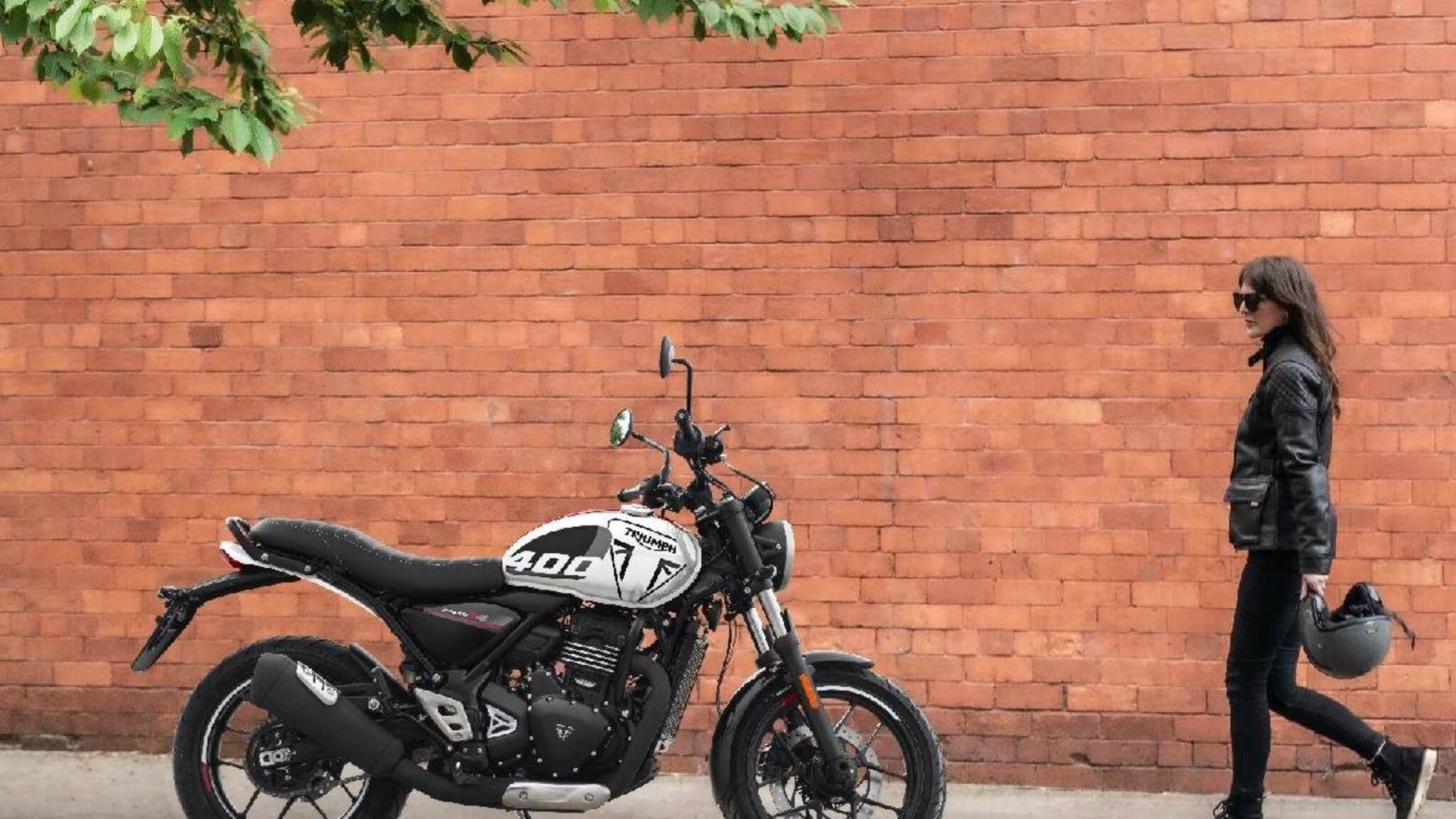 വമ്പൻ ഓഫറിൽ പുതിയ ബൈക്കുമായി ട്രയംഫ്! റെട്രോ മോഡേൺ ലുക്കും കിടിലൻ ഫീച്ചറുകളും