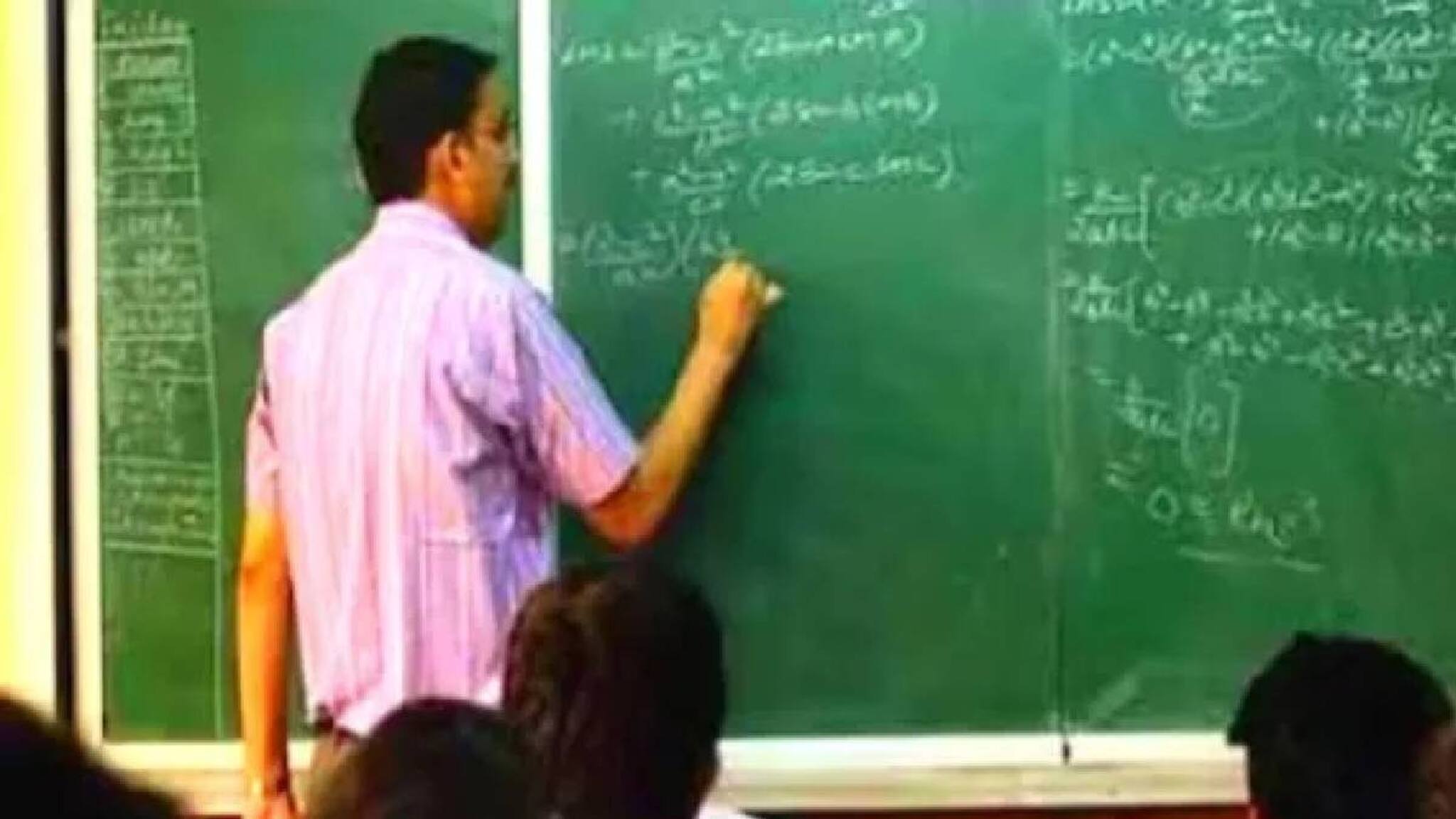 നാലു വർഷ ബിരുദം; അദ്ധ്യാപകർക്ക് പ്രത്യേക പരിശീലനം നൽകാനൊരുങ്ങി ഉന്നത വിദ്യാഭ്യാസ വകുപ്പ്