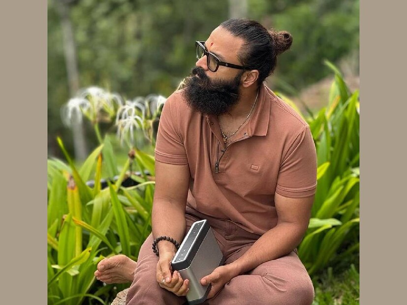 ആലുവ സ്വദേശിനിയായ നടിയാണ് ജയസൂര്യക്ക് നേരെ പരാതിയുയർത്തിയത്. നടനോട് ചോദ്യം ചെയ്യലിന് ഹാജരാകാൻ നിർദേശമുണ്ട്. ഒക്ടോബർ 15ന് തിരുവനന്തപുരം കന്റോൺമെന്റ് പോലീസ് സ്റ്റേഷനിൽ ഹാജരാകാനാണ് നിർദേശം. സിനിമാ ലൊക്കേഷനുകളിൽ നടന്ന സംഭവങ്ങളുടെ അടിസ്ഥാനത്തിലാണ് നടിമാർ ഫയൽ ചെയ്ത പരാതികൾ. നടൻ സിദ്ധിഖിനെ അടുത്തിടെ പോലീസ് ചോദ്യം ചെയ്തിരുന്നു 