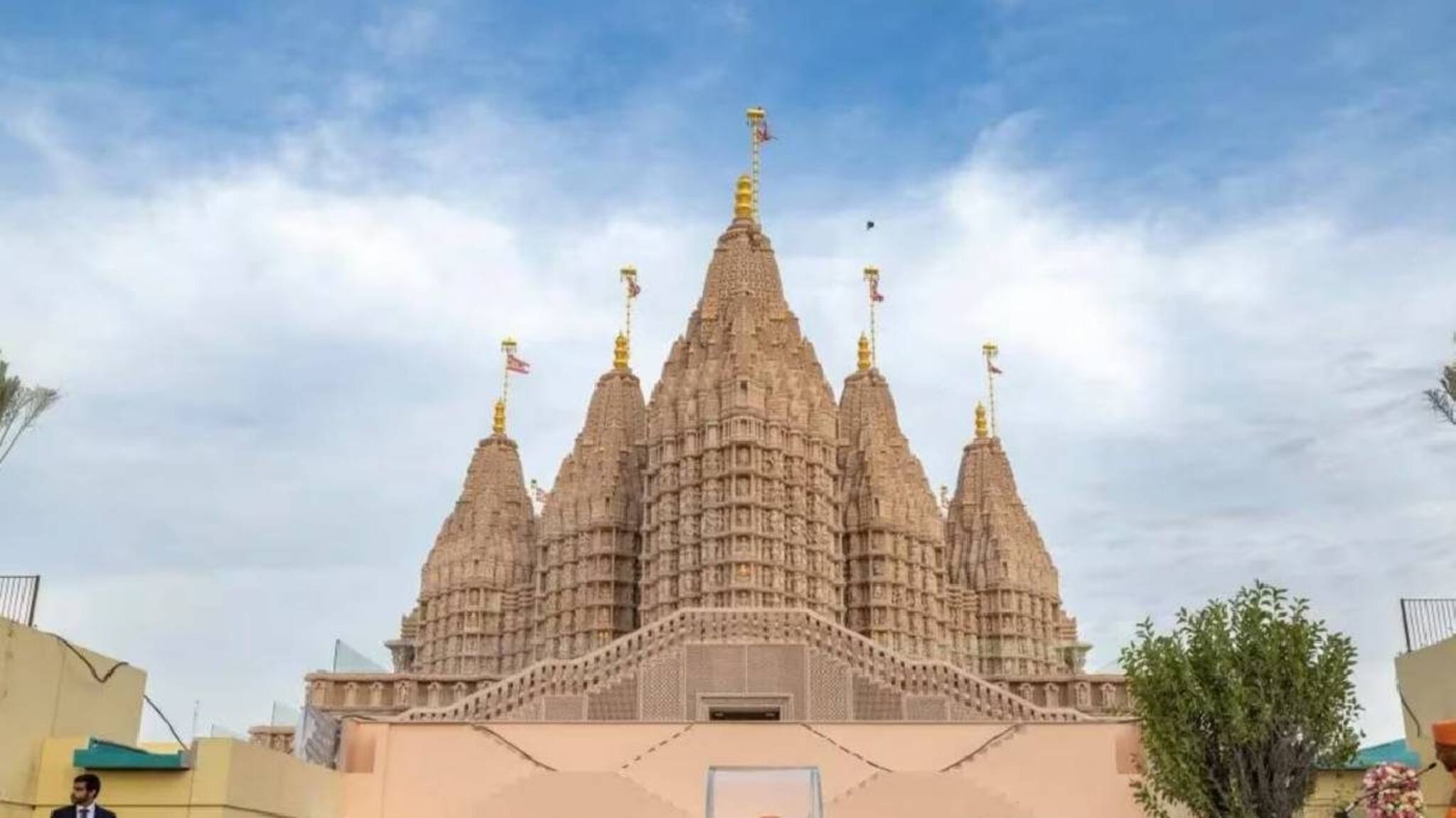 മികച്ച സാംസ്‌കാരിക പദ്ധതിയ്ക്കുള്ള പുരസ്‌കാരം  അബുദാബിയിലെ ബാപ്‌സ് ഹിന്ദു ക്ഷേത്രത്തിന്