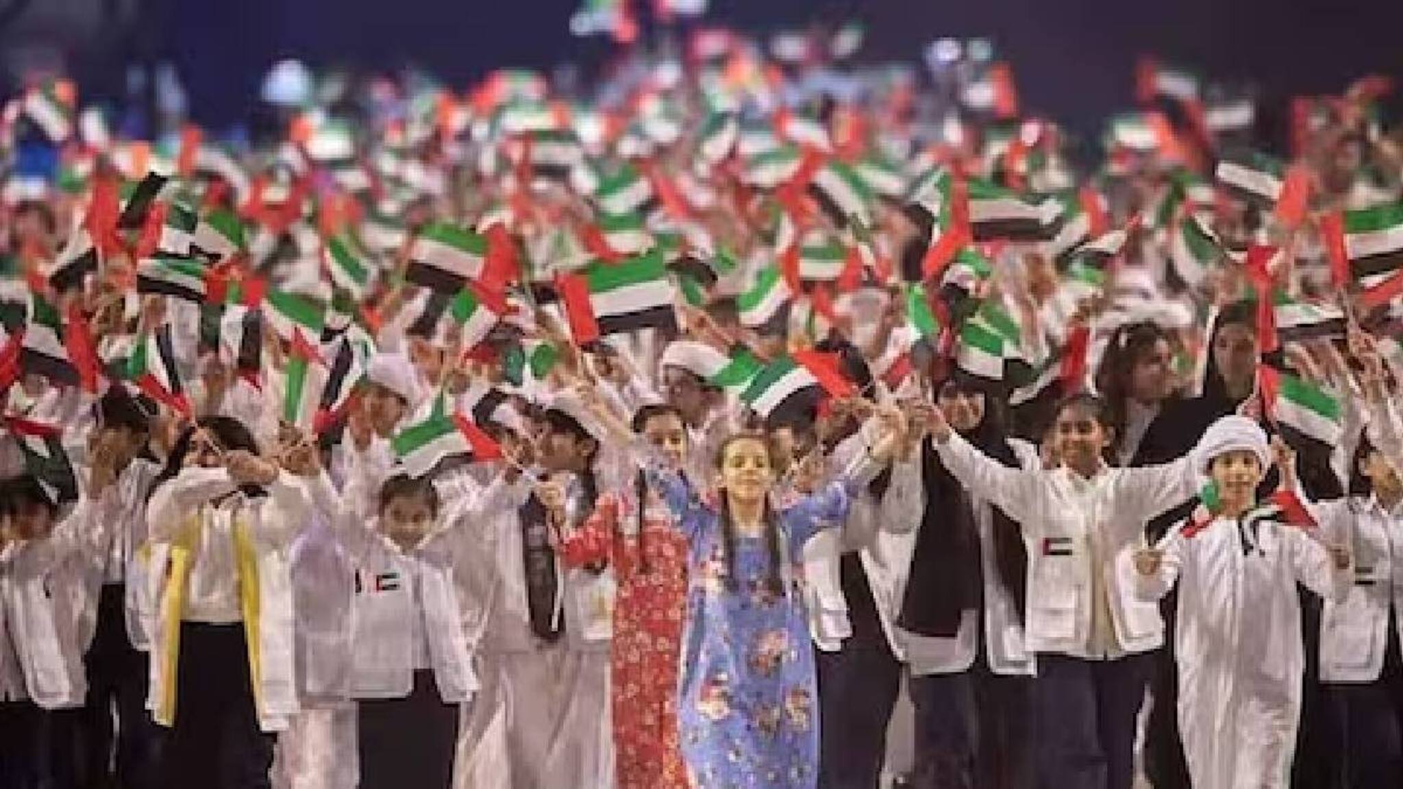 യുഎഇ ദേശീയ ദിനം; സ്വകാര്യ മേഖലയുൾപ്പടെ ഈ ദിവസങ്ങളിൽ ശമ്പളത്തോട് കൂടിയ അവധി