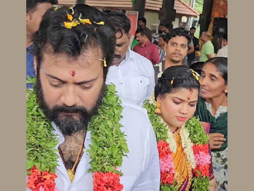 പ്രേം നസീറിന്റെ ആദ്യ സിനിമയിൽ അവസരം നൽകിയ മുത്തച്ഛൻ വേലന്റെ കർമഫലമെന്നോണമാണ് താൻ കേരളത്തിലേക്ക് വന്നത് എന്നാണ് ബാലയുടെ ഭാഷ്യം. അല്ലായിരുന്നെങ്കിൽ, തമിഴിലോ തെലുങ്കിലോ സജീവമാകേണ്ട ആളാണ് നടൻ ബാല. ഇവിടെ അടുത്ത സിനിമ സംവിധാനം ചെയ്യാനുള്ള തീരുമാനത്തിലാണ് നടൻ. ബാലയുടെ ജ്യേഷ്‌ഠൻ സിരുത്തി ശിവ, തമിഴിലെ പ്രശസ്ത സംവിധായകനാണ്. അടുത്തിടെ പുറത്തിറങ്ങിയ കങ്കുവയാണ് ശിവയുടെ ഏറ്റവും ഒടുവിലെ സംവിധാന ചിത്രം 