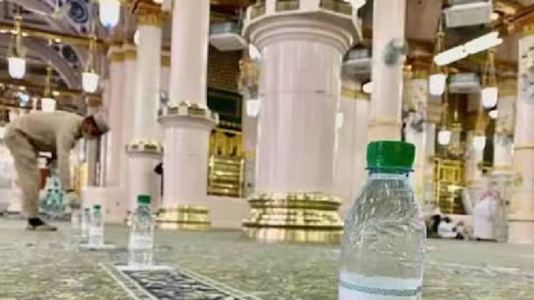 മദീനയിലെ പ്രവാചകന്റെ പള്ളിയില്‍ ഈ വർഷം വിതരണം ചെയ്തത് 57000 ടണ്‍ സംസം ജലം