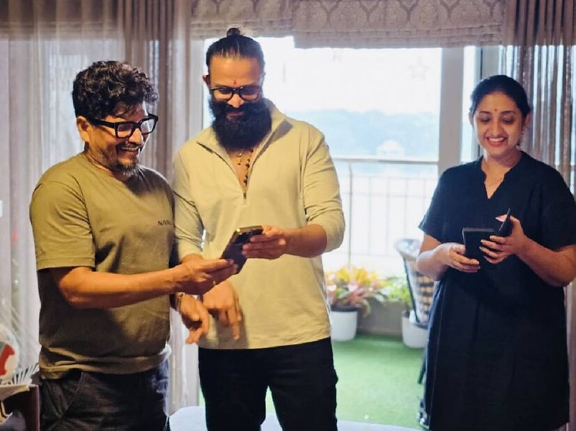 ഒരു ലെജൻഡ് ക്ലിക്ക് ചെയ്യുമ്പോൾ, അത് നിധിപോലെയാണ് എന്നാണ് ജയസൂര്യയുടെ വാക്കുകൾ. മുഖം കണ്ടാൽ പോലും സിനിമാ പ്രേമികളിൽ അധികം പേരും തിരിച്ചറിയാൻ സാധ്യതയില്ലാത്ത വ്യക്തിയാണ് ഇദ്ദേഹം. അതേസമയം തന്നെ, ആഘോഷിക്കപ്പെട്ട പല സിനിമകളിലും അദ്ദേഹം ഇല്ല എന്ന് പറയാനും സാധിക്കില്ല. മലയാളമേ, തമിഴ്,. ഹിന്ദി ഭാഷകളിൽ വർഷങ്ങൾ കൊണ്ട് തന്റെ സാന്നിധ്യം അറിയിച്ച പ്രശസ്തനായ ഛായാഗ്രാഹകനാണ് ജയസൂര്യ കുടുംബത്തെ തന്റെ ക്യാമറയിൽ പകർത്തിയത് 