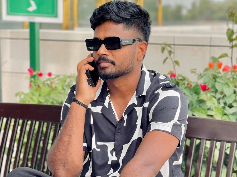 2024 ൽ ഐ.പി.എൽ വരുമാനം എട്ടു ലക്ഷത്തിൽ നിന്നും  സഞ്ജു  സാംസന്റെ ആകെ മൂല്യം  കണക്കാക്കപ്പെടുന്നത് 75 മുതൽ 80 കോടി രൂപ വരെയാണ്.  ചാരുലത രമേശ് ആണ് സഞ്ജുവിന്റെ ഭാര്യ
