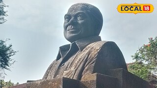 കോഴിക്കോട് മിഠായി തെരുവ് സ്ഥിതി ചെയ്യുന്ന എസ് കെ പൊറ്റെക്കാട് ശില 