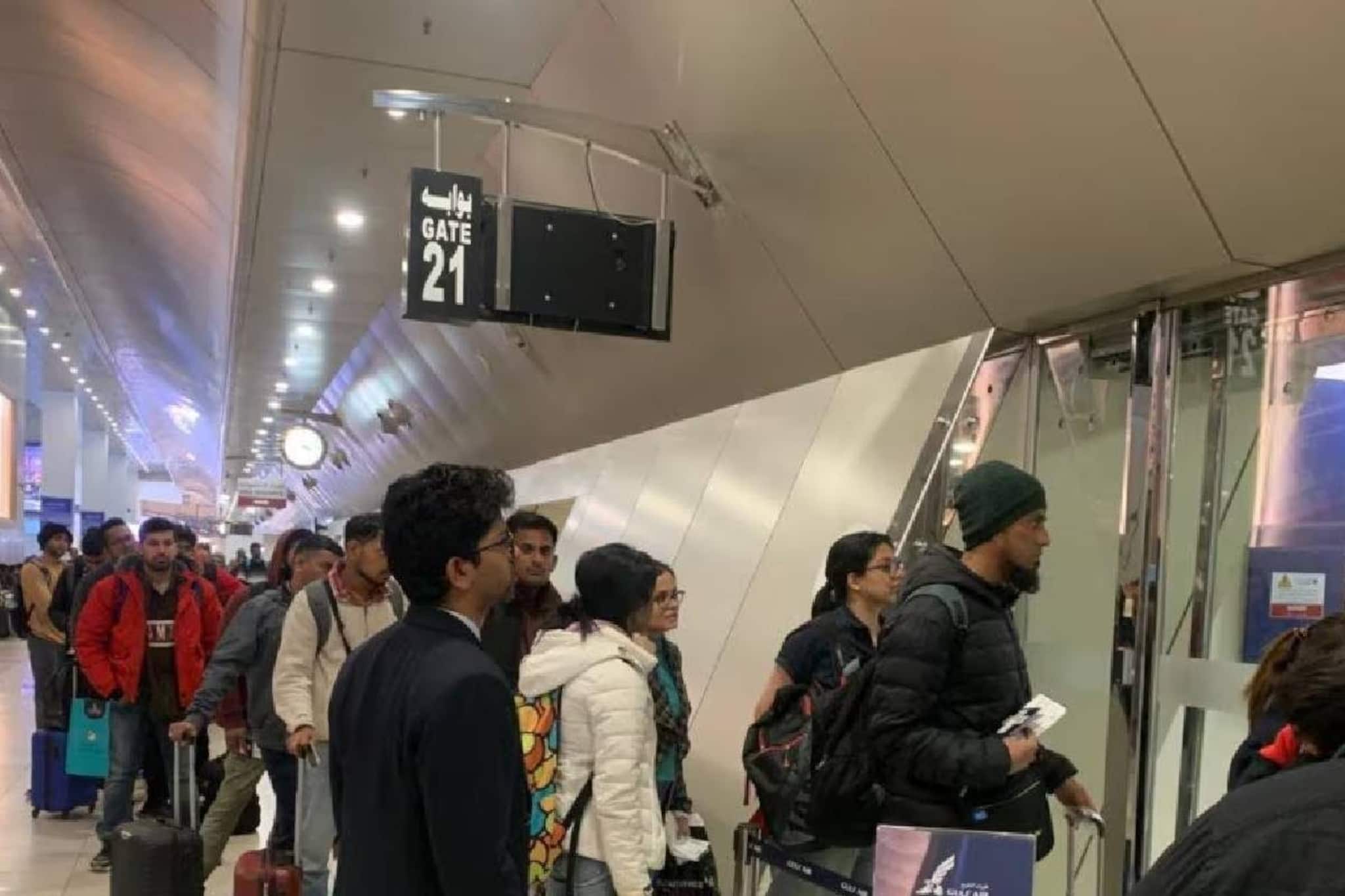 കുവൈറ്റ് വിമാനത്താവളത്തില്‍ കുടുങ്ങിയ 60 ഇന്ത്യന്‍ യാത്രക്കാരുമായി ഗള്‍ഫ് എയര്‍ വിമാനം പറന്നു