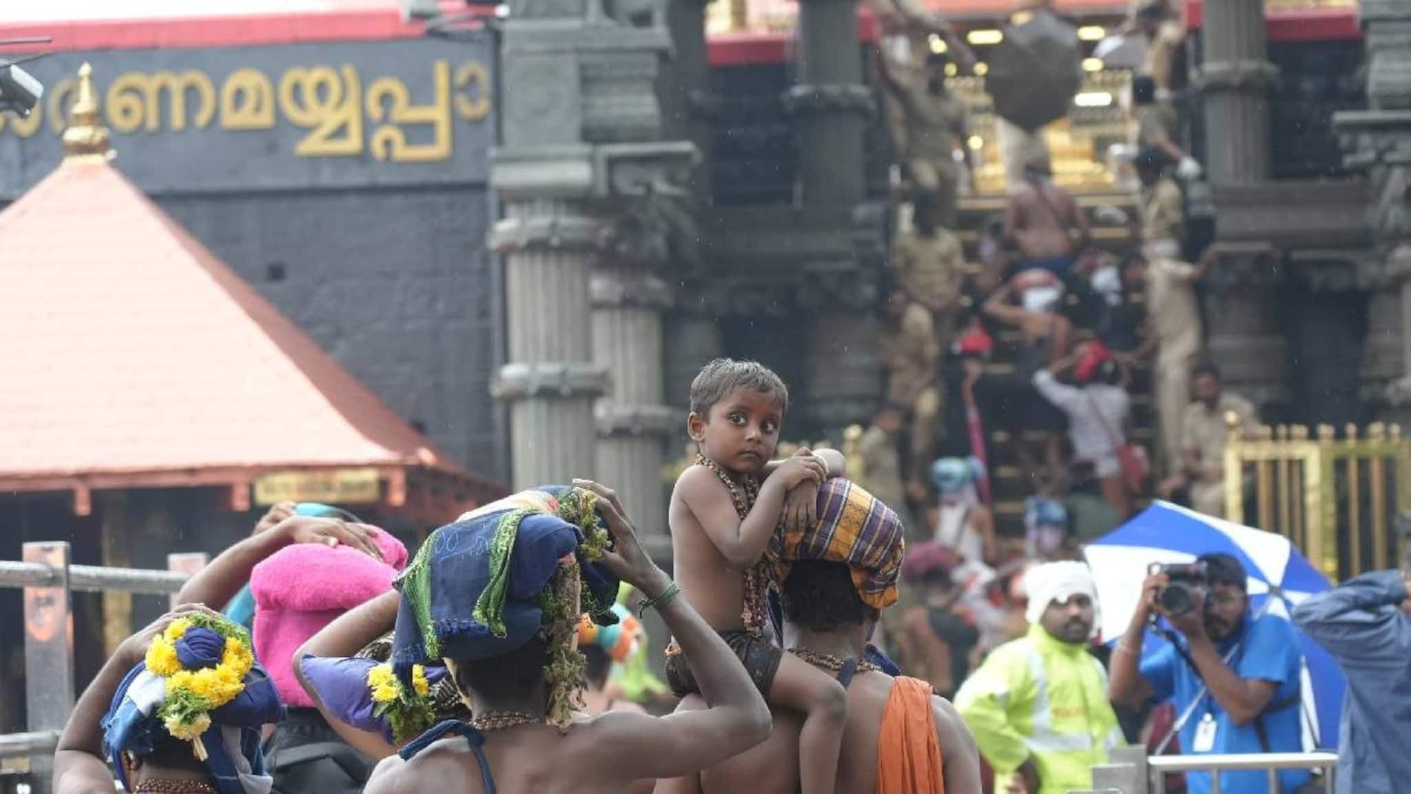 Sabarimala | ശബരിമലയിൽ കനത്ത മഴ; തീർത്ഥാടകരുടെ തിരക്ക് കുറഞ്ഞു