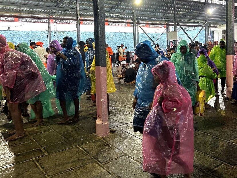  ശബരിമലയിൽ വിർച്വൽ ക്യൂ വഴി ബുക്ക് ചെയ്തവർ സമയ ക്രമം പാലിക്കണമെന്നും സമയക്രമം പാലിക്കാത്തത് മറ്റു തീർത്ഥാടകർക്ക് ബുദ്ധിമുട്ട് ഉണ്ടാക്കുന്നുവെന്നും എഡിജിപി എസ് ശ്രീജിത്ത്. 