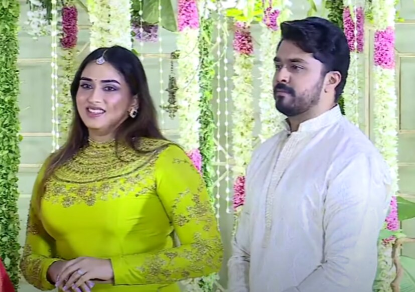  ഞായറാഴ്ച ​ഗുരുവായൂരിൽ വച്ചാണ് വിവാഹം നടക്കുന്നത്. ജീവിതത്തിലെ ഏറ്റവും മനോഹരമായ നിമിഷമാണിതെന്നാണ് കാളിദാസും താരിണിയും പറഞ്ഞത്. എല്ലാവരുടെയും അനു​ഗ്രഹം ഉണ്ടായിരിക്കണമെന്നും നടൻ പറ&#x200d;ഞ്ഞിരുന്നു. പ്രീ വെഡ്ഡിം​​ഗ് മാളവിക ജയറാമും ഭർത്താവ് നവീനും  ഉണ്ടായിരുന്നു.