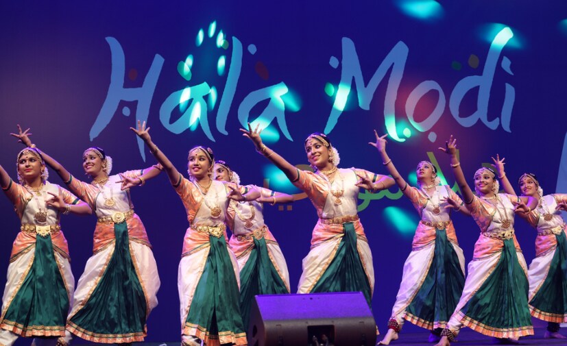  ഭാരതത്തിന്റെ പൈതൃകം വിളിച്ചോതുന്ന സാംസ്കാരിക പരിപാടികളും പ്രവാസി സമൂഹം മോദിക്കായി സംഘടിപ്പിച്ചിരുന്നു. ഇന്ത്യൻ സമൂഹത്തിന്റെ ഊഷ്മളമായ സ്വീകരണത്തിന് പ്രധാനമന്ത്രി നന്ദി അറിയിക്കുകയും ചെയ്തു.