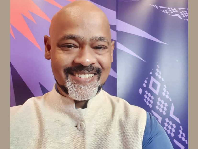 'ഞാൻ മുറിവേൽക്കപ്പെട്ടു. സച്ചിൻ എന്നെ പിന്തുണച്ചില്ല എന്ന് ഞാൻ പറഞ്ഞത് ദേഷ്യം കൊണ്ട് നിരാശനായിട്ടാണ്. എന്നാൽ, 2009ൽ ഞങ്ങൾ എല്ലാം പറഞ്ഞവസാനിപ്പിച്ചു. ഞാൻ സച്ചിന് മെസ്സേജ് അയക്കുകയും, ഞങ്ങൾ വീണ്ടും പൊരുത്തപ്പെടുകയും ചെയ്തിരുന്നു. ആർക്കാണ് രണ്ടു ഹൃദയാഘാതം സംഭവിക്കുക? എനിക്ക് സംഭവിച്ചു. ഞാൻ ഡ്രൈവ് ചെയ്യുമ്പോഴാണ് അത് സംഭവിച്ചത്. എനിക്ക് സുഖമില്ലാത്തത് പോലെ തോന്നുകയായിരുന്നു. ഞാൻ കുഴഞ്ഞുവീണു...