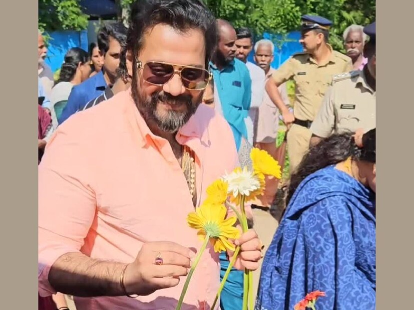 ഭാര്യയോടുള്ള തന്റെ സ്നേഹവും പ്രണയവും കോറിയിട്ട ചിത്രമെന്ന നിലയിലാണ് ബാല പോസ്റ്റ് അപ്‌ലോഡ് ചെയ്തിട്ടുള്ളത്. അടുത്തിടെ ബാലയും ഭാര്യ കോകിലയും ചേർന്ന് വൈക്കത്തെ ഒരു അംഗനവാടി പുനഃരുദ്ധാരണം ചെയ്തു നൽകിയിരുന്നു. ബാല വൈക്കത്തേക്ക് താമസം മാറ്റിയതിനു തൊട്ടുപിന്നാലെയാണ് ഇങ്ങനെയൊരു ആവശ്യം ഉയർന്നതും ബാല അതിനായി ധനസഹായം നൽകിയതും. ഇവിടെ സ്‌പെഷൽ അതിഥികളായി ബാലയെയും കോകിലയെയും സ്വീകരിച്ചാണ് ഈ വിദ്യാലയത്തിന്റെ അധികൃതർ അദ്ദേഹത്തെ ആദരിച്ചത്. കൊച്ചിയിൽ താമസിച്ചിരുന്ന നാളുകളിലും ബാല നിരവധിപ്പേർക്ക് ചികിത്സാ സഹായം ഉൾപ്പെടെ ചെയ്തു നൽകിയിരുന്നു 