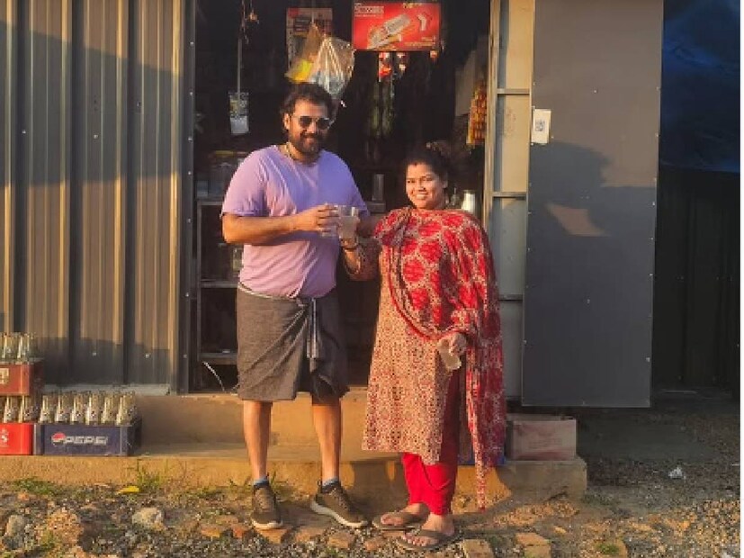 ബാലയും ഭാര്യ കോകിലയും ചായ കപ്പ് കയ്യില്പിടിച്ച ആ ചിത്രം ഇതാണ്. തീർത്തും അപ്രതീക്ഷിതമായ, എന്നാൽ വളരെ അതിശയകരവുമായ ചിത്രം എന്നാണ് ബാല ചിത്രത്തിൻമേൽ ക്യാപ്‌ഷൻ നൽകിയത്. എന്താണ് അത്രമേൽ അതിശയം എന്ന് അന്വേഷിച്ചാൽ ഒറ്റനോട്ടത്തിൽ കണ്ടെന്നു വരില്ല. പണിയൊപ്പിച്ചത് ഈ ചിത്രത്തിലെ നിഴലാണ്. വലതു ഭാഗത്തായി നോക്കിയാൽ അത് മനസിലാകും. ബാലയും ഭാര്യയും കൂടി ചായക്കപ്പ് പിടിച്ചു നിൽക്കുകയാണെങ്കിലും, നിഴൽ നോക്കിയാൽ മനസിലാവുക പ്രിയതമയെ ചേർത്തുപിടിച്ച് നെറുകയിൽ ചുംബിക്കുന്ന ഭർത്താവിന്റെ ദൃശ്യമാണ്