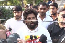 Allu Arjun | 7697-ാം നമ്പർ മുറിയിൽ തറയിൽ കിടന്നുറങ്ങി; 'തെറ്റൊന്നും ചെയ്തില്ല, കൂടെ നിന്നവർക്ക് നന്ദി'; അല്ലു അർജുൻ