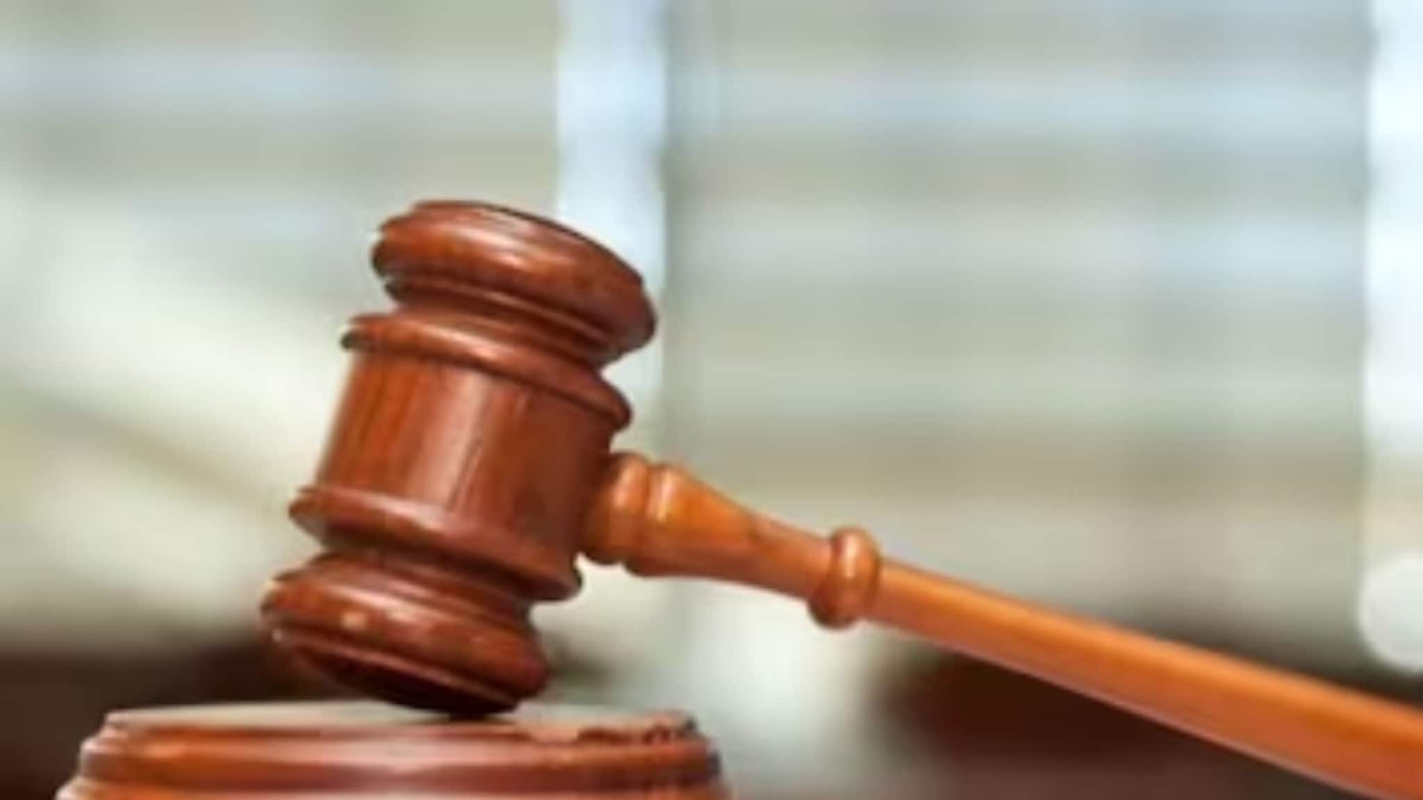 അറബി അധ്യാപികയുടെ നിയമനത്തിന് പണം വാങ്ങിയ ഹെഡ്മാസ്റ്ററുടെ ശിക്ഷ ശരിവച്ച് ഹൈക്കോടതി