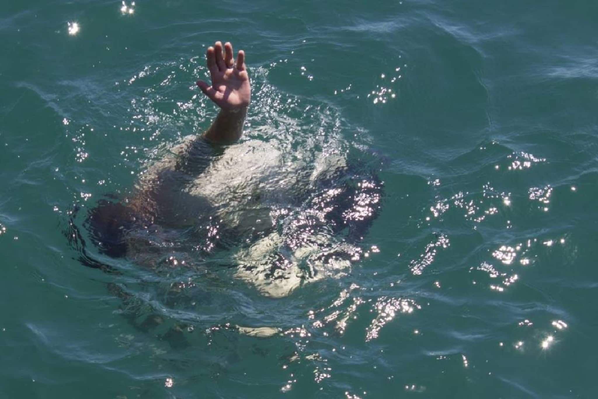 സ്കൂളിൽ നിന്ന് വിനോദയാത്രപോയ 4 വിദ്യാർഥിനികൾ കടലിൽ മുങ്ങിമരിച്ചു; 6 അധ്യാപകർ അറസ്റ്റിൽ