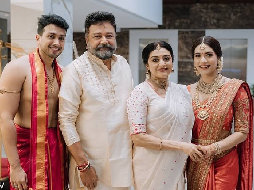 വീട്ടുകാരുടെ ശക്തമായ എതിർപ്പിനെ അവഗണിച്ച് വിവാഹം ചെയ്യേണ്ടി വന്നുവെങ്കിലും, ഇന്ന് അവരും ജയറാമിന്റെയും പാർവതിയുടെയും കുടുംബത്തിന് പിന്തുണയുമായി കൂടെയുണ്ട്. പാർവതിയുടെ അമ്മ അധ്യാപികയായിരുന്നു. കൊച്ചുമകന്റെയും കൊച്ചുമകളുടെയും വിവാഹത്തിന് മുത്തശ്ശിയും സാക്ഷിയായി. സിനിമാ ജീവിതത്തിലെ പ്രശസ്തിയുടെ പടവുകൾ കയറിയ ഓരോയിടത്തും മാധ്യമങ്ങളുടെ പങ്ക് അത്രയേറെയുണ്ടായിരുന്നതായി ജയറാം അംഗീകരിക്കുന്നുമുണ്ട്. അറുപതാം ജന്മദിനത്തിൽ ജയറാം ഒരു മാധ്യമത്തിൽ പറഞ്ഞ വാക്കുകൾ ശ്രദ്ധേയമാവുകയാണ് 