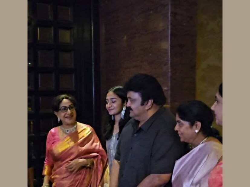 നടി ഷീലയും നടൻ പ്രഭുവുമാണ് കാളിദാസ് ജയറാമിന്റെയും വധുവിനെയും അനുഗ്രഹിക്കാൻ വന്നുചേർന്ന മറ്റു പ്രധാന താരങ്ങൾ. ജയറാമിനൊപ്പം ഇരുവരും അഭിനയിച്ചിട്ടുണ്ട്. ഷീലയുടെ മലയാളത്തിലേക്കുള്ള മടങ്ങിവരവ് ചിത്രത്തിൽ ജയറാമായിരുന്നു നായകൻ. സത്യൻ അന്തിക്കാട് സംവിധാനം ചെയ്ത 'മനസ്സിനക്കരെ'യിലൂടെ നടി നയൻ‌താരയും സിനിമാ ലോകത്തേക്ക് പ്രവേശിച്ചിരുന്നു. ജയറാമുമായി ഏറെ അടുപ്പം സൂക്ഷിക്കുന്ന നടനാണ് പ്രഭു. ഇവർ വേഷമിട്ട മലയാളി മാമന് വണക്കം എന്ന സിനിമ ഒരുകാലത്തെ ഹിറ്റ് ചിത്രമായിരുന്നു. ചെന്നൈയിൽ സ്ഥിരതാമസമാക്കിയ താരിണി മോഡലിംഗ് മേഖലയിൽ പഠനകാലം മുതൽ സജീവമാണ്