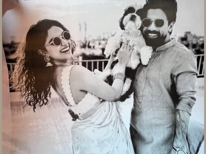 അടുത്ത ദിവസം കീർത്തി, സുരേഷ് ആന്റണി തട്ടിൽ വിവാഹം ഗോവയിൽ നടക്കും. വിവാഹത്തിന്റെ തയാറെടുപ്പുകൾ തകൃതിയായി നടന്ന് വരികയാണ്. അതിനു ശേഷം കീർത്തി ആദ്യമായി വേഷമിടുന്ന ബേബി ജോൺ എന്ന ബോളിവുഡ് ചിത്രവും തിയേറ്ററിൽ എത്തും. മലയാളത്തിൽ നിന്നും അടുത്തടുത്തായി ബോളിവുഡ് പ്രവേശം നടത്തിയ താരങ്ങൾ എന്ന പ്രത്യേകതയും നയൻതാരയ്ക്കും കീർത്തി സുരേഷിനും ഉണ്ടെന്നത് തീർത്തും യാദൃശ്ചികം മാത്രം (തുടർന്ന് വായിക്കുക)