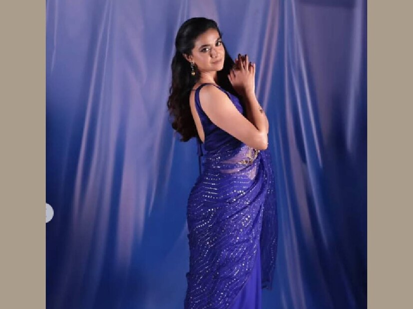 ഗോവയിൽ രാവിലെ ഹിന്ദു ആചാരപ്രകാരമുള്ള വിവാഹം നടക്കും. കീർത്തിയുടെ ചേച്ചി രേവതിക്ക് ക്ഷേത്രത്തിൽ വച്ചുള്ള താലികെട്ടൽ ചടങ്ങാണ് കുടുംബത്തിന്റെ സാന്നിധ്യത്തിൽ നടന്നത്. പക്ഷേ ഇവിടെ വരൻ മറ്റൊരു മതവിശ്വാസത്തിലായതിനാൽ, ഹിന്ദു, ക്രിസ്ത്യൻ ആചാരപ്രകാരമുള്ള വിവാഹങ്ങൾ അരങ്ങേറും. ക്രിസ്ത്യൻ വിവാഹം വൈകുന്നേരം സൂര്യാസ്തമയത്തിന്റെ വേളയിൽ നടക്കുന്ന ബീച്ച് വെഡിങ് ആയിരിക്കാനാണ് സാധ്യത എന്ന് റിപോർട്ടുകൾ വെളിച്ചം വീശുന്നു 