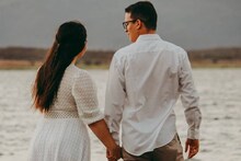 ഈ രാജ്യത്തെ യുവതീയുവാക്കള്‍ പങ്കാളികളെ വാടകയ്‌ക്കെടുക്കാന്‍ കാരണമെന്ത്?