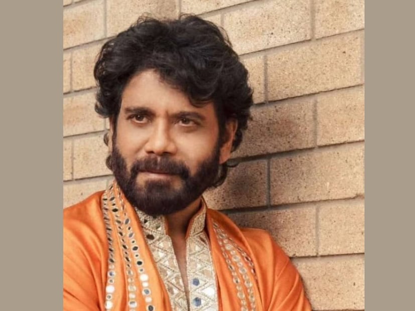 ഇക്കഴിഞ്ഞ ഓഗസ്റ്റ് മാസത്തിൽ മകന്റെ വിവാഹനിശ്ചയ ചടങ്ങിന്റെ വിവരങ്ങൾ പുറത്തുവിട്ടതും നാഗാർജുന തന്നെ. അത്യന്തം സന്തോഷത്തോടു കൂടിയാണ് ഈ വിവരം അവർ പുറത്തുവിട്ടത്. ഇളയമകൻ അഖിൽ അക്കിനേനിയുടെ വിവാഹനിശ്ചയ വിവരവും അദ്ദേഹം അത്തരത്തിൽ പുറത്തുവിട്ടിരുന്നു. മരുമകളാവാൻ പോകുന്ന ശോഭിതയുടെ ഭവനത്തിൽ ഗംഭീര തയാറെടുപ്പുകൾ നടന്നുവരികയാണ്. അതിനിടെയാണ് നാഗാർജുന വരൻ പോകുന്ന മരുമകളെ സ്വീകരിക്കാൻ ഒരു പുത്തൻ സാരഥിയെ തന്നെ വീട്ടിലേക്ക് ക്ഷണിച്ച വിവരം സമൂഹമാധ്യമങ്ങൾ കണ്ടെത്തിയത് (തുടർന്ന് വായിക്കുക)