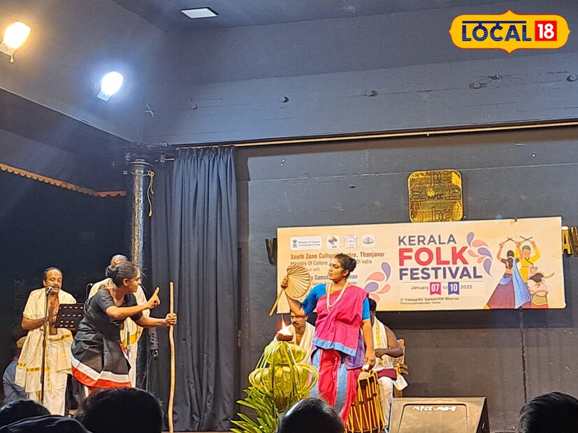  രാമനെ രാജാവാക്കുന്നത് തടയണമെന്നും പകരം ഭരതനെ രാജാവാക്കണമെന്നും ദശരഥനോട് പറയണമെന്ന് മന്ഥര കൈകേയിയോട് പറയുന്നു.