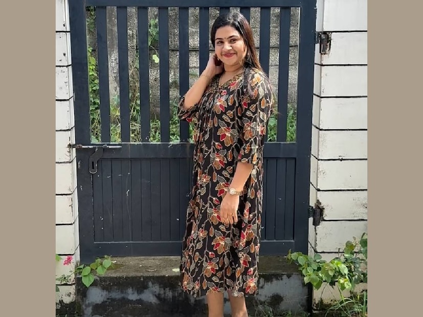 ആദ്യത്തെ അക്കൗണ്ട് ഹാക്ക് ആയി പോയത്രേ. അത് തിരിച്ചുപിടിക്കുന്നതിനു പകരം അപ്സര പുതിയ ഇൻസ്റ്റഗ്രാം അക്കൗണ്ട് ആരംഭിക്കുകയായിരുന്നു. ഇതിൽ അപ്സര വളരെയധികം സജീവമായി നിൽക്കുന്നുണ്ട്. ആൽബിയുടെ പേജ് ഇത്രകണ്ട് സജീവല്ല. മാസങ്ങൾക്ക് മുൻപാണ് ഇതിലെ ഏറ്റവും ഒടുവിലത്തെ പോസ്റ്റ് വന്നിട്ടുള്ളത്ത്‌. അപ്സരയുടെ പേജിൽ ആൽബിയെ കാണാൻ കഴിയുന്നില്ല എങ്കിലും, അദ്ദേഹത്തിന്റെ പേജിൽ ഭാര്യയുമൊത്തുള്ള ചിത്രങ്ങളും വീഡിയോസും കാണാം 