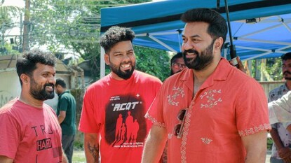 ധീരം ധീരം