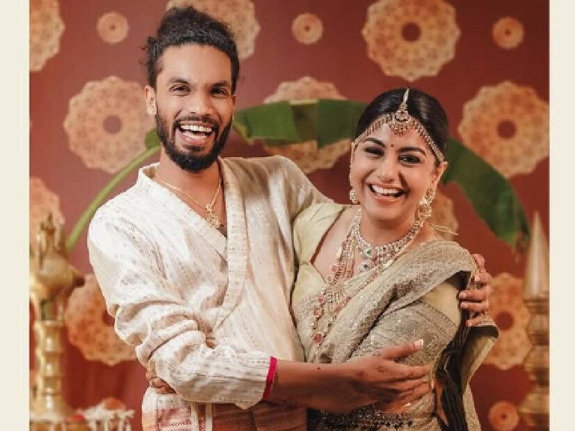 കാവ്യക്ക് മാത്രമല്ല, ഉണ്ണിയുടെ കരവിരുതിൽ മേക്കപ്പ് പതിഞ്ഞിട്ടുള്ളത്. ഒട്ടേറെ താരങ്ങൾക്ക് അവരുടെ വിവാഹം ഉൾപ്പെടുന്ന വിശേഷം സാഹചര്യങ്ങളിൽ മേക്കപ്പ് ചെയ്യുന്നത് ഉണ്ണി പി.എസ്. ആണ്. സെലിബ്രിറ്റി ലോകത്തെ അറിയപ്പെടുന്ന മേക്കപ്പ് ആർട്ടിസ്റ്റാണ് ഉണ്ണി. നടി മീര നന്ദന്റെ വിവാഹ ചടങ്ങുകൾക്ക് മേക്കപ്പ് അണിയിച്ചതും ഉണ്ണി ആയിരുന്നു. കാവ്യ മാധവന്റെ ബ്രാൻഡ് ആയ ലക്ഷ്യയുടെ ഫോട്ടോഷൂട്ടുകൾ എല്ലാത്തിലും ഉണ്ണി പി.എസ്. ആണ് മേക്കപ്പ് ചെയ്യുന്നത്