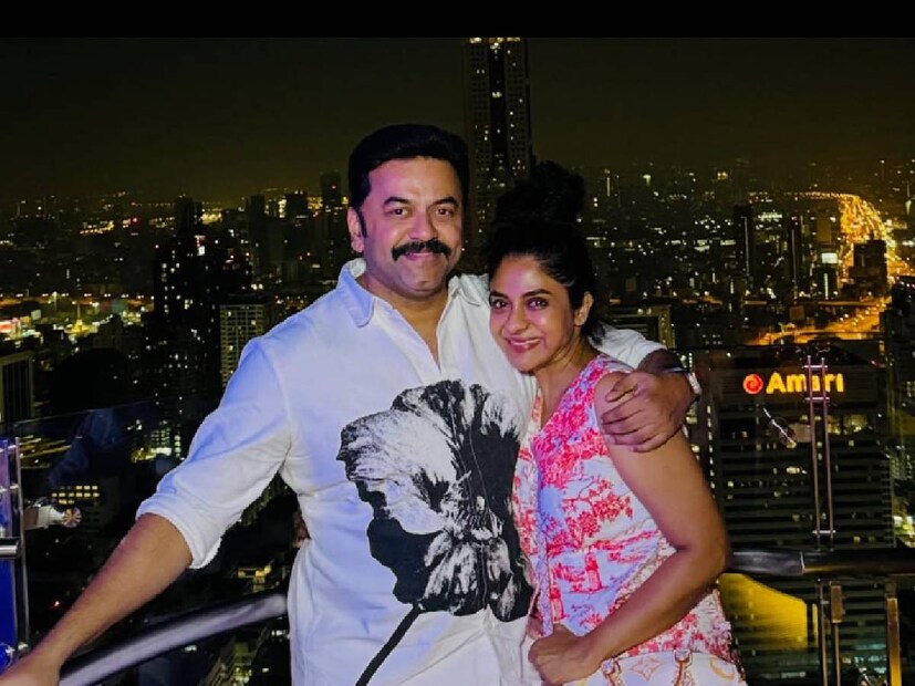 പൃഥ്വിരാജിന്റെ അമ്മ മല്ലിക സുകുമാരൻ, ജ്യേഷ്‌ഠൻ ഇന്ദ്രജിത്ത് സുകുമാരൻ, ഭാര്യ പൂർണിമ ഇന്ദ്രജിത്ത്, അവരുടെ കുട്ടികളായ പ്രാർത്ഥന, നക്ഷത്ര എന്നിവരെ മാത്രമാണ് വിവാഹത്തിൽ പങ്കുകൊണ്ട അതിഥികളിൽ പ്രേക്ഷകർക്ക് പരിചയമുണ്ടായിരുന്നത്. പിന്നീട് ഈ വിവാഹത്തിൽ ഉണ്ടായിരുന്നത് പൃഥ്വിരാജിന്റേയും സുപ്രിയ മേനോന്റെയും വളരെ വേണ്ടപ്പെട്ട ചില ബന്ധുക്കൾ മാത്രമാണ്. അന്നും പൃഥ്വിരാജ് മലയാള സിനിമയിൽ തിളങ്ങി നിന്ന മുൻനിര താരങ്ങളിൽ ഒരാളാണ്