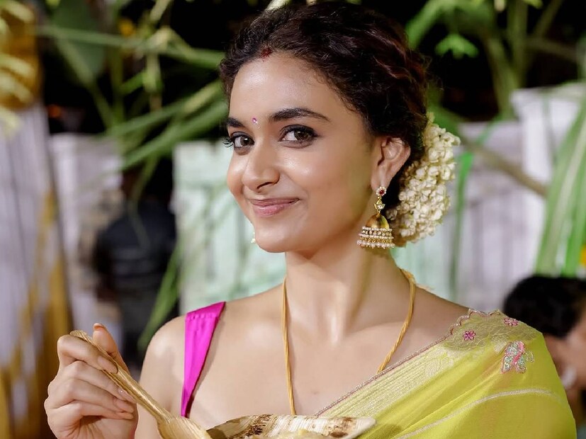 രണ്ടു മതാചാരങ്ങൾക്കും പ്രാമുഖ്യം നൽകി ഗോവയിലാണ് കീർത്തിയും ആന്റണിയും വിവാഹം നടത്തിയത്. തുടക്കം ഹൈന്ദവാചാര പ്രകാരമുള്ള താലികെട്ടൽ ചടങ്ങിലായിരുന്നു. ശേഷം, ഇതേ ദിവസം വൈകുന്നേരം ആന്റണിയുടെ രീതിയിൽ ക്രിസ്തീയ മാതൃകയിൽ വൈറ്റ് വെഡിങ് ഒരുക്കി. യുവാക്കൾക്ക് ഹരമേറെയുള്ള ആഘോഷങ്ങളാണ് നടന്നത് എന്ന് കീർത്തിയുടെ പിതാവ് സുരേഷ് കുമാർ മാധ്യമങ്ങളോട് പറഞ്ഞിരുന്നു. അമ്മ മേനകയുടെ വിശ്വാസപ്രകാരം, തമിഴ് ബ്രാഹ്മണാചാരപ്രകാരമാണ് കീർത്തിക്ക് താലികെട്ടൽ നടന്നത് (തുടർന്ന് വായിക്കുക)