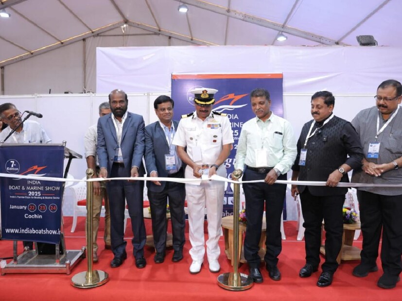  രാജ്യത്തെ പ്രമുഖ ബോട്ടിംഗ്, മറൈന്‍, വാട്ടര്‍സ്‌പോര്‍ട്‌സ് വ്യവസായങ്ങളുടെ പ്രദര്‍ശനമായി വളര്‍ന്ന ഇന്ത്യാ ബോട്ട് ആന്‍ഡ് മറൈന്‍ ഷോയുടെ (ഐബിഎംഎസ്) ഏഴാമത് പതിപ്പിന് കൊച്ചി ബോള്‍ഗാട്ടി പാലസ് ഇവന്റ് സെന്ററില്‍ തുടക്കമായി. ഇന്ത്യന്‍ കോസ്റ്റ് ഗാര്‍ഡ് കേരളാ റീജിയന്‍ ഡിഐജി എന്‍ രവി, നാഷനല്‍ സ്‌മോള്‍ ഇന്‍ഡസ്ട്രീസ് കോര്‍പ്പറേഷന്‍ സോണല്‍ മാനേജര്‍ ചെന്നൈ എം ശ്രീവത്സന്‍, ഇന്‍ലാന്‍ഡ് വാട്ടര്‍വേയ്‌സ് അതോറിറ്റി ഓഫ് ഇന്ത്യാ ഡയറക്ടര്‍ എ സെല്‍വകുമാര്‍, കൊച്ചിന്‍ ഷിപ്പ് യാര്‍ഡ് ജിഎം മെറ്റീരിയല്‍സ് ശിവകുമാര്‍ എ, ഏരീസ് ഗ്രൂപ്പ് സ്ഥാപക ചെയര്‍മാനും സിഇഒയുമായ സോഹന്‍ റോയ് കേരളാ ട്രാവല്‍ മാര്‍ട്ട് പ്രസിഡന്റ് ജോസ് പ്രദീപ് തുടങ്ങിയവര്‍ ചേര്‍ന്ന് ഉദ്ഘാടനം ചെയ്തു.