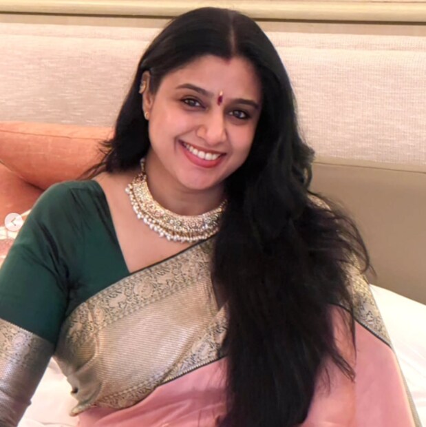  തന്റെ ജീവിത്തതിൽ വന്ന മാറ്റങ്ങളുടെ രഹസ്യം എന്താണെന്ന് അടുത്തിടെ ഒരു അഭിമുഖത്തിൽ സംയുക്ത വെളിപ്പെടുത്തിയിരുന്നു. വിവാഹത്തിന് ശേഷം യോ​ഗ പഠനത്തിനായിരുന്നു സംയുക്ത ശ്രദ്ധ കേന്ദ്രീകരിച്ചിരുന്നത്. ജീവിതത്തിലെ മാറ്റങ്ങൾക്ക് കാരണം യോ​ഗാ പഠനമാണെന്നാണ് സംയുക്ത അന്ന് അഭിമുഖത്തിൽ പറഞ്ഞത്.