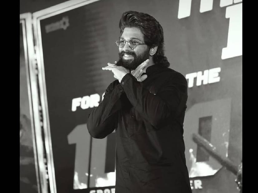 രണ്ടു ദിവസങ്ങൾക്കു മുൻപ് പുഷ്പയുടെ അണിയറയിൽ നിന്നും പുറത്തുവന്ന വിവരമനുസരിച്ച് ചിത്രം എല്ലായിടത്തും നിന്നായി 1,831 കോടി രൂപ സമാഹരിച്ചു കഴിഞ്ഞു. പിതാവ് അല്ലു അരവിന്ദിന്റെ ജന്മദിനത്തിൽ അല്ലുവിന്റെ അമ്മ നിർമലയും, ഭാര്യ സ്നേഹ റെഡ്‌ഡിയും മക്കളായ അയാൻ, അർഹ എന്നിവരും ഒപ്പം കൂടി. ഇൻസ്റ്റാഗ്രാം പേജിൽ സ്റ്റോറി രൂപത്തിൽ അല്ലു അച്ഛന്റെ പിറന്നാൾ ആഘോഷത്തിന്റെ ചില ദൃശ്യങ്ങൾ പങ്കിടുകയുണ്ടായി. എല്ലാത്തിലും വേറിട്ട് നിന്നത് അൽപ്പം വ്യത്യസ്ത ലുക്കിൽ പുഷ്പരാജിന്റെ പിതാവിനായി തയാറായ ജന്മദിന കേക്ക് മാത്രമാണ് (തുടർന്ന് വായിക്കുക)