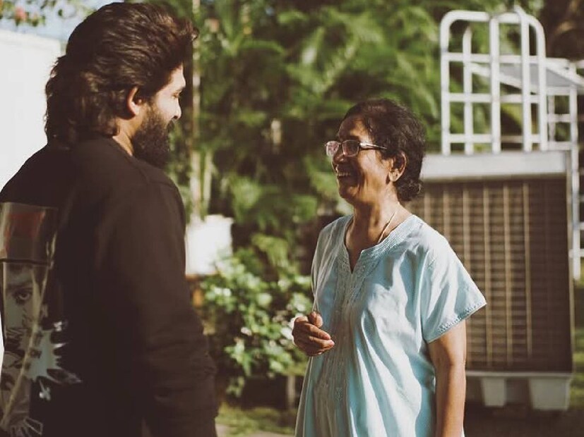 'പുഷ്പ' ഫയർ ആയിരുന്നു എന്ന് എല്ലാവർക്കും അറിയാവുന്നതാണ്. അതിനാൽ 'പുഷ്പ ക ബാപ്' എന്ന് ആലേഖനം ചെയ്ത ജന്മദിന കേക്കിൽ തീയുടെ ഒരു ഭാഗം ഉൾപ്പെടുത്തിയിട്ടുണ്ട്. സിനിമയിൽ ഏറെ ശ്രദ്ധിക്കപ്പെട്ട നാരങ്ങാ മാലയുടെ ചിത്രവും ഇതിൽ ഉൾപ്പെട്ടിരിക്കുന്നു. രണ്ടു തട്ടുകൾ ഉള്ള കേക്ക് ആണ് അല്ലു അർജുൻ അച്ഛനുവേണ്ടി സമ്മാനിച്ചത്. പുഷ്പ റിലീസ് ചെയ്ത് കുറച്ചു ദിവസങ്ങൾക്ക് ശേഷം അല്ലു അർജുൻ അദ്ദേഹത്തിന്റെ അമ്മയുടെ കൂടെയുള്ള ഒരു ചിത്രം പോസ്റ്റ് ചെയ്തിരുന്നു. അമ്മയുടെ മുഖം കണ്ടുകൊണ്ടുണർന്ന ഒരു പ്രഭാതമായിരുന്നു ചിത്രത്തിലെ പ്രതിപാദ്യം 