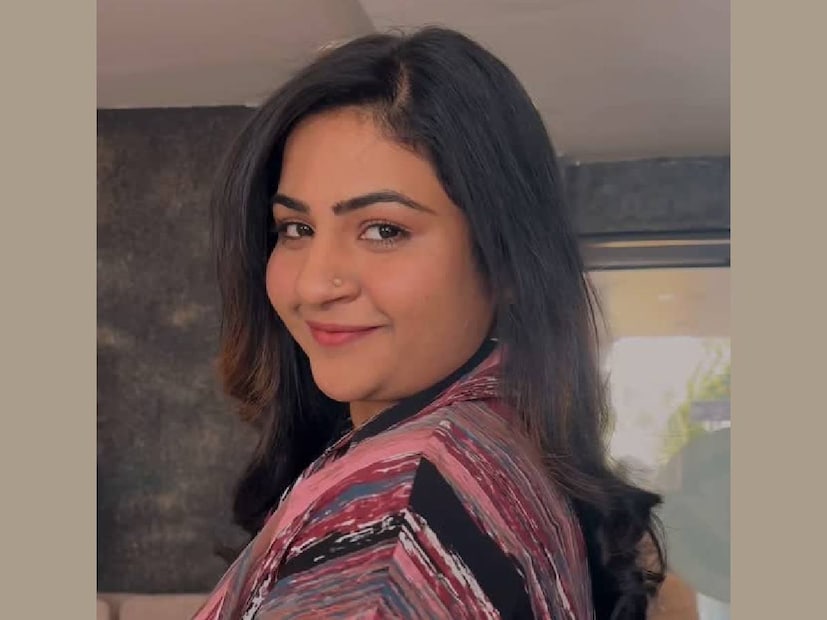 ഞാനും എന്റെ ഭർത്താവും അതേപ്പറ്റി പറയുക പോലും ചെയ്യാതെ, പലരും പോസ്റ്റുകളും വീഡിയോകളും ഇടുന്നതു കാണാറുണ്ട്&quot; എന്ന് അപ്സര. സീരിയലിൽ കൂടുതലും നെഗറ്റീവ് ഛായയുള്ള കഥാപാത്രങ്ങൾ അവതരിപ്പിച്ചാണ് അപ്സര ശ്രദ്ധ നേടിയത്