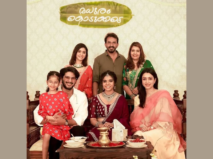 സിനിമാ സ്റ്റൈലിൽ മമ്മൂട്ടിയും കുടുംബവും വിവാഹച്ചടങ്ങിന് എത്തിച്ചേരുന്ന ദൃശ്യങ്ങൾ വൈറലായി മാറിയിരുന്നു. അവരുടെ ആഡംബര കാറിലാണ് താരകുടുംബം എത്തിച്ചേർന്നത്. മകൾ സിന്ത്യയുടെ മധുരം കൊടുക്കൽ ചടങ്ങിന് സ്നേഹവും പ്രകാശവും അനുഗ്രഹവും നിറഞ്ഞതിനു ജോർജിന്റെ ഭാഷയിൽ ക്യാപ്‌ഷനിൽ നന്ദി രേഖപ്പെടുത്തിയിട്ടുമുണ്ട്. ഹൃദയം സ്നേഹം കൊണ്ട് നിറഞ്ഞതിന്റെ നിർവൃതിയുമുണ്ട് ഈ പിതാവിന്