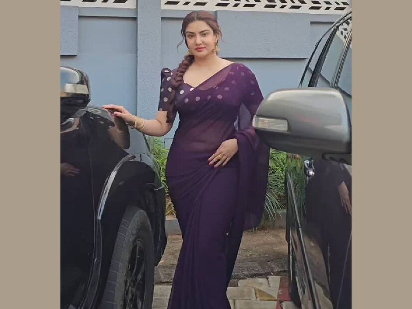 ഹണി റോസിന്റെ പരാതിക്ക് ശേഷം ജനുവരി 6 രാവിലെ ഒരാളെ അറസ്റ്റ് ചെയ്തിരുന്നു. സ്ത്രീത്വത്തെ അപമാനിക്കുന്ന കമന്റുകൾ രേഖപ്പെടുത്തിയ 27 പേർക്കെതിരെ ഹണി പരാതി നൽകുകയായിരുന്നു. സ്ക്രീൻഷോട്ടും ചേർത്താണ് പരാതി. ഹണിയുടെ ഇൻസ്റ്റഗ്രാം പോസ്റ്റിൽ സെലിബ്രിറ്റി ലോകത്തു നിന്നുള്ളവരും പിന്തുണ അറിയിച്ചിട്ടുണ്ട് 