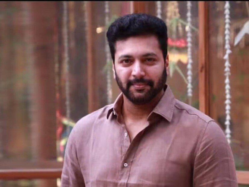 തന്റെ 'പിടിയിൽ' നിന്ന് രക്ഷപെട്ടെങ്കിൽ, അദ്ദേഹം രക്ഷിതാക്കളുടെ വീട്ടിലേക്ക് പോകേണ്ടതിനു പകരം 'മറ്റൊരാളുടെ' വീട്ടിലേക്കാണ് പോയത്. അവഹേളനം അനുഭവിച്ചുവെങ്കിൽ, എന്തിനാണ് അദ്ദേഹം ഇത്രയും വർഷങ്ങൾ കാത്തിരുന്നത്? വാർഷികങ്ങൾ ആഘോഷിക്കുകയും, കുടുംബത്തോടൊപ്പം വെക്കേഷൻ കൊണ്ടാടുകയും ചെയ്തതെന്തിന്? രഹസ്യം പരസ്യമാകും എന്നായപ്പോൾ അയാൾ പേടിച്ച് വീടുവിട്ടിറങ്ങി എന്ന് ആരതി. ഭാര്യവീട്ടിലെ അടിമ എന്ന പരാമര്ശത്തിനും ആരതിയുടെ പക്കൽ മറുപടിയുണ്ട്. വിവാഹം കഴിഞ്ഞത് മുതൽ, രവിയുടെ അച്ഛനമ്മമാർക്കൊപ്പവും തങ്ങളുടെ രണ്ടു ഫ്ളാറ്റുകളിലും മാത്രമാണ് താമസിച്ചിരുന്നത്