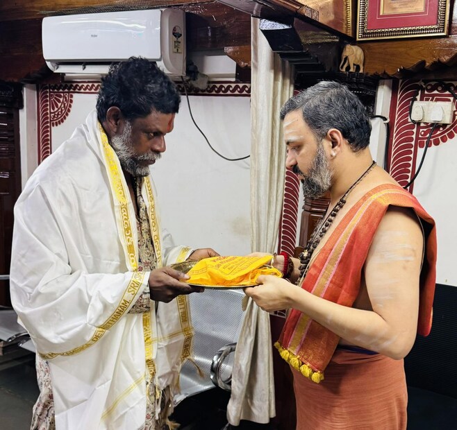  ജയസൂര്യയും വിനായകനും ഒന്നിക്കുന്ന രണ്ട് സിനിമകളാണ് അണിയറയിൽ ഒരുങ്ങുന്നത്. മിഥുൻ മാനുവൽ സംവിധാനം ചെയ്യുന്ന ആട് 3, പ്രിൻസ് ജോയ് സംവിധാനം ചെയ്യുന്ന കോമഡി എന്റർടെയ്നർ എന്നിവയാണ് ഈ പ്രോജക്ടുകൾ.