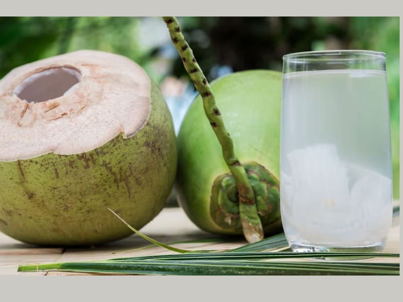  ഹൃദയ സംരക്ഷണം: ഹൃദയത്തിന്റെ ആരോ​ഗ്യം സംരക്ഷിക്കാൻ ഏറ്റവുവം മികച്ച പാനീയമാണ് കരിക്കിൻ വെള്ളം. ഇത് രക്തസമ്മർദ്ധം കുറയ്ക്കാൻ ഏറെ സഹായകരമാണ്. വെസ്റ്റ് ഇന്ത്യൻ മെഡിക്കൽ ജേണൽ നടത്തിയ ഒരു പഠനത്തിൽ രോ​ഗികളിൽ സിസ്റ്റോളിക് രക്തസമ്മർദ്ദം കുറയ്ക്കാൻ സഹായിച്ചതായി കണ്ടെത്തി. ഇതിലെ ഉയർന്ന പൊട്ടാസ്യം അളവ് ശരീരത്തിലെ സോഡിയത്തിന്റെ അളവ് സന്തുലിതമാക്കാൻ സഹായിക്കുന്നു. ഇത് ഹൃദ്രോ​ഗത്തിനുള്ള സാധ്യത കുറയ്ക്കുന്നു.