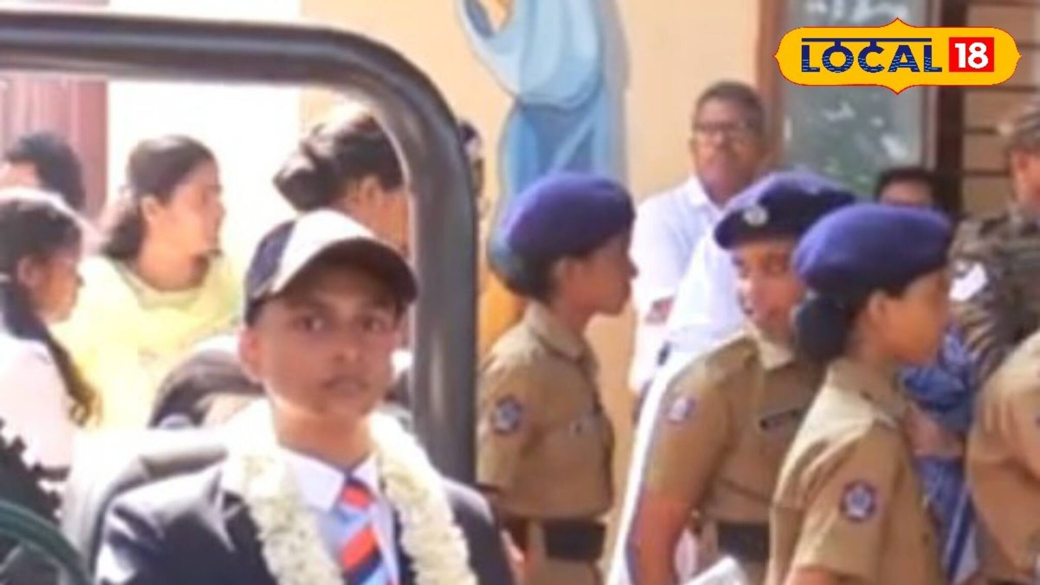 ഡല്‍ഹിയിലെ റിപ്പബ്ലിക് ദിന പരേഡില്‍ പങ്കെടുത്ത കേഡറ്റിന്  ഉജ്വല സ്വീകരണം ഒരുക്കി കുരുന്നുകളും കലാലയവും