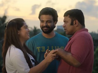 ലവ് അണ്ടര്‍ കണ്‍സ്ട്രക്ഷന്‍