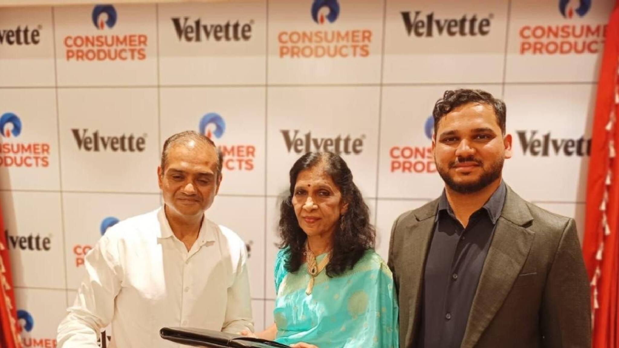 പെഴ്‌സണല്‍ കെയര്‍ ബ്രാൻഡായ വെല്‍വറ്റിനെ റിലയന്‍സ് കണ്‍സ്യൂമര്‍ പ്രൊഡക്റ്റ്‌സ് ഏറ്റെടുത്തു