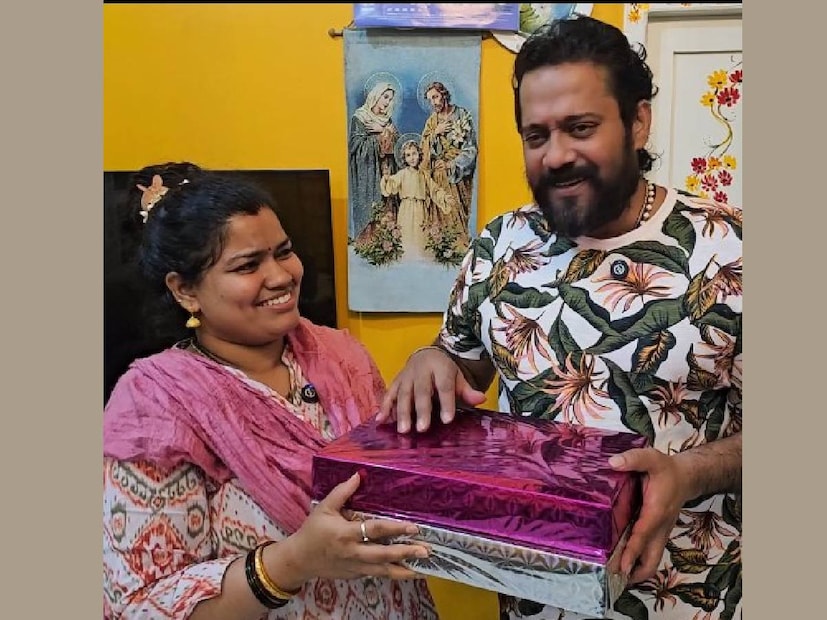കോകിലയ്ക്ക് സ്വന്തമായി ഒരു ഇൻസ്റ്റഗ്രാം പേജ് ഉണ്ടെങ്കിലും, അവർ അവിടെ സജീവമല്ല. വിവാഹത്തിന് മുൻപ് മോഡേൺ പെൺകൊടിയായിരുന്ന കോകില പക്ഷെ ഇപ്പോൾ ചുരിദാറും മാക്സിയും ഒക്കെ ധരിച്ച്, വൈക്കത്തെ നാടൻ ജീവിത ശൈലിയുമായി ഇഴുകി ചേർന്ന് കഴിഞ്ഞു. ഇടയ്ക്കിടെ ബാല ചെന്നൈയിലെ അവരുടെ അമ്മയുടെ അരികിലേക്ക് ഭാര്യ കോകിലയേയും കൊണ്ട് യാത്ര പോകുകയും ചെയ്യും. കഴിഞ്ഞ വർഷം ചെന്നൈയിൽ അമ്മയുടെ അടുത്തേക്ക് ബാലയും കോകിലയും കൂടി യാത്ര പോയിരുന്നു. ഈ വർഷവും അത്തരത്തിൽ ഒരു യാത്ര ഇരുവരും ചേർന്ന് നടത്തി 