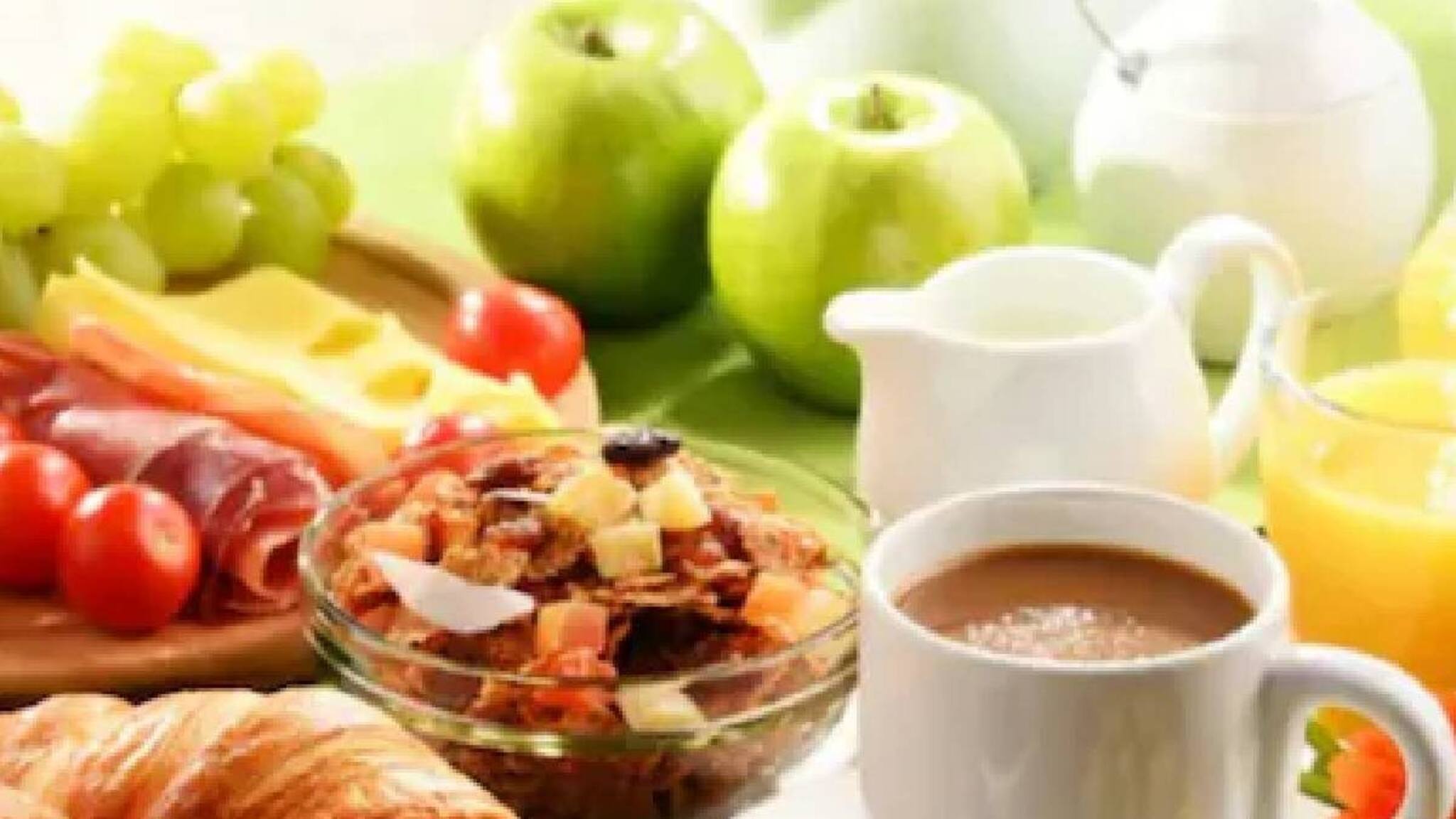 വെറും വയറ്റിൽ ഈ ഭക്ഷണങ്ങൾ കഴിച്ചാൽ‌ പണി പാളും