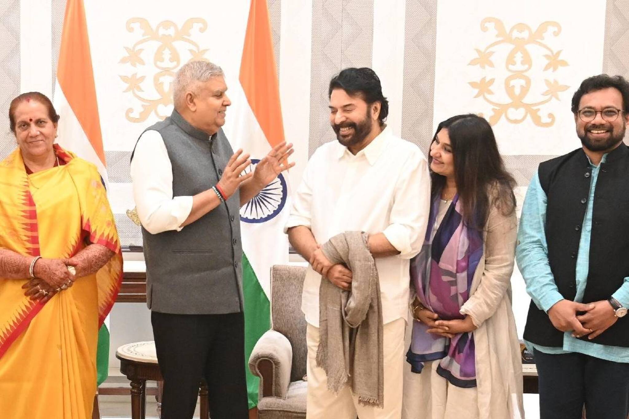 ഉപരാഷ്ട്രപതിയെ സന്ദര്‍ശിച്ച് മമ്മൂട്ടിയും ഭാര്യ സുൽഫത്തും; ഒപ്പം ജോൺ ബ്രിട്ടാസ് എംപിയും